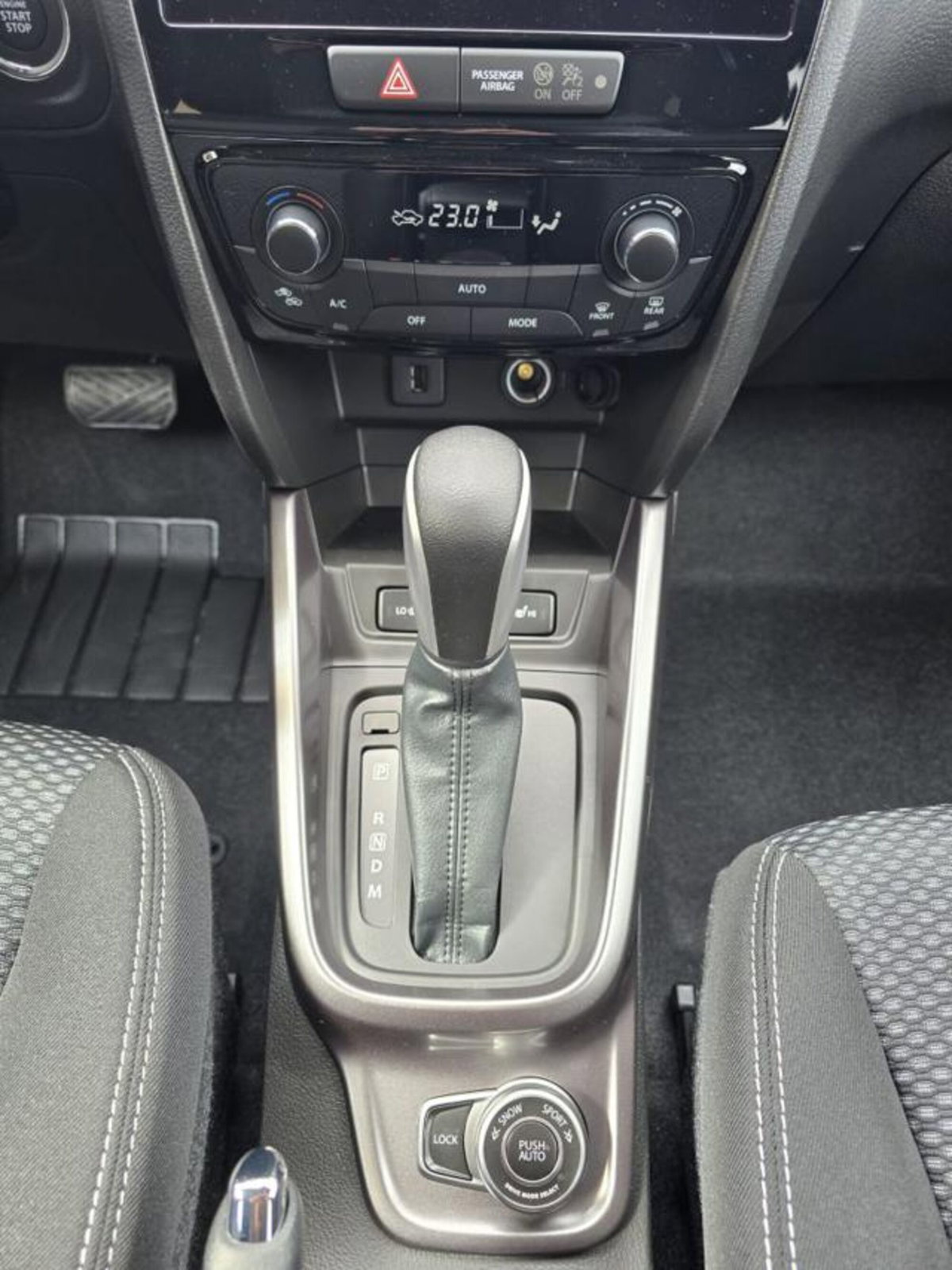Suzuki Vitara 1.4 Hybrid Starview (14)
