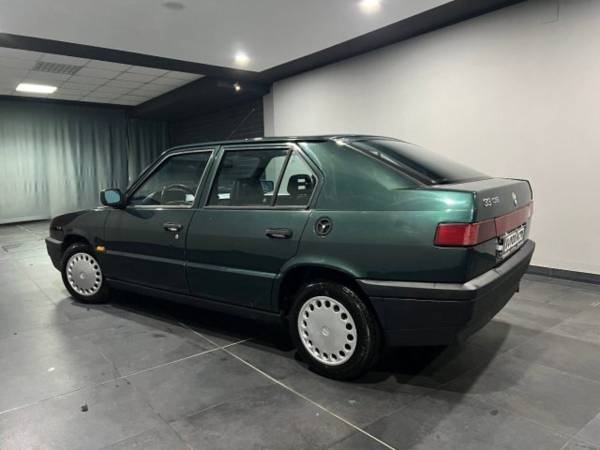 Alfa Romeo 33 1.3 (5)