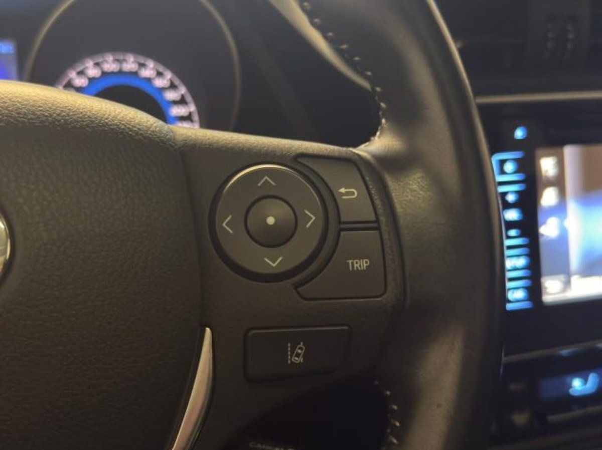 Toyota Auris 1.8 Hybrid Lounge (10)
