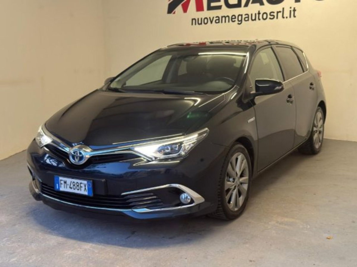 Toyota Auris 1.8 Hybrid Lounge (3)