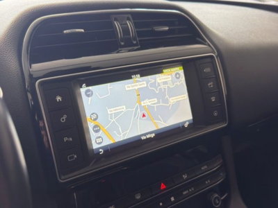 Jaguar F-Pace 2.0 D 180 CV R-Sport (14)