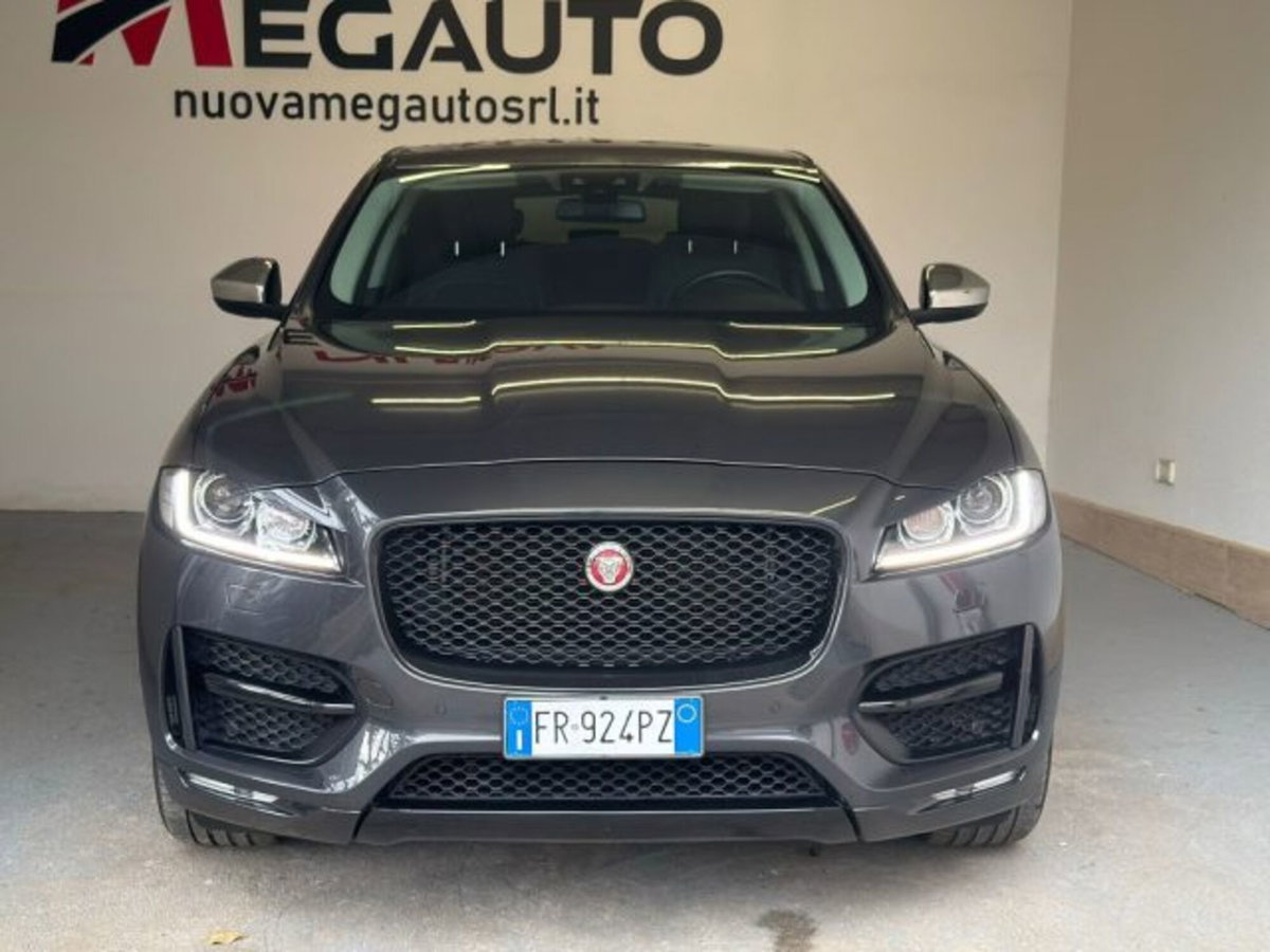Jaguar F-Pace 2.0 D 180 CV AWD R-Sport (2)