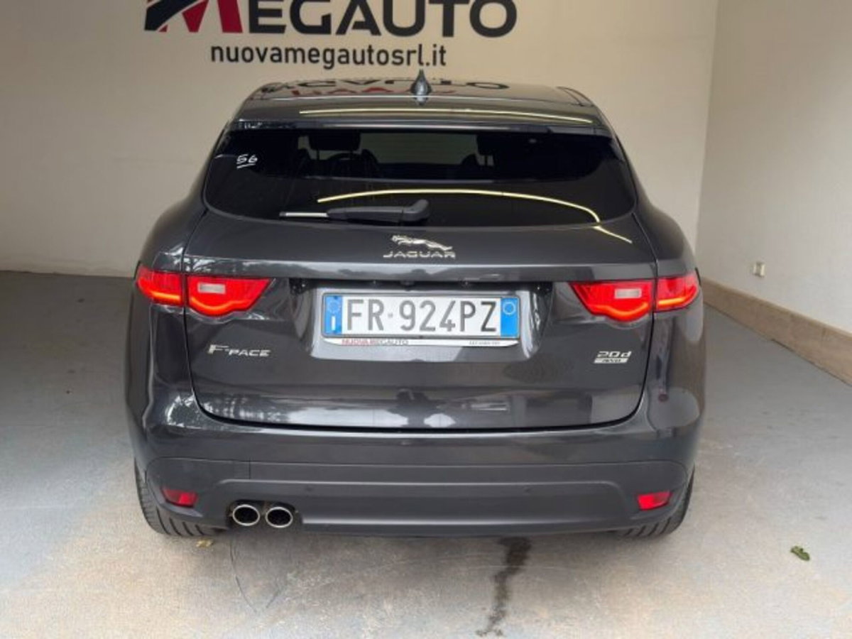 Jaguar F-Pace 2.0 D 180 CV AWD R-Sport (5)