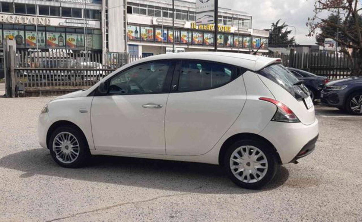 Lancia Ypsilon 1.3 MJT 16V 95 CV 5 porte S&S Silver (10)
