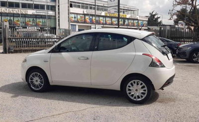 Lancia Ypsilon 1.3 MJT 16V 95 CV 5 porte S&S Silver (10)