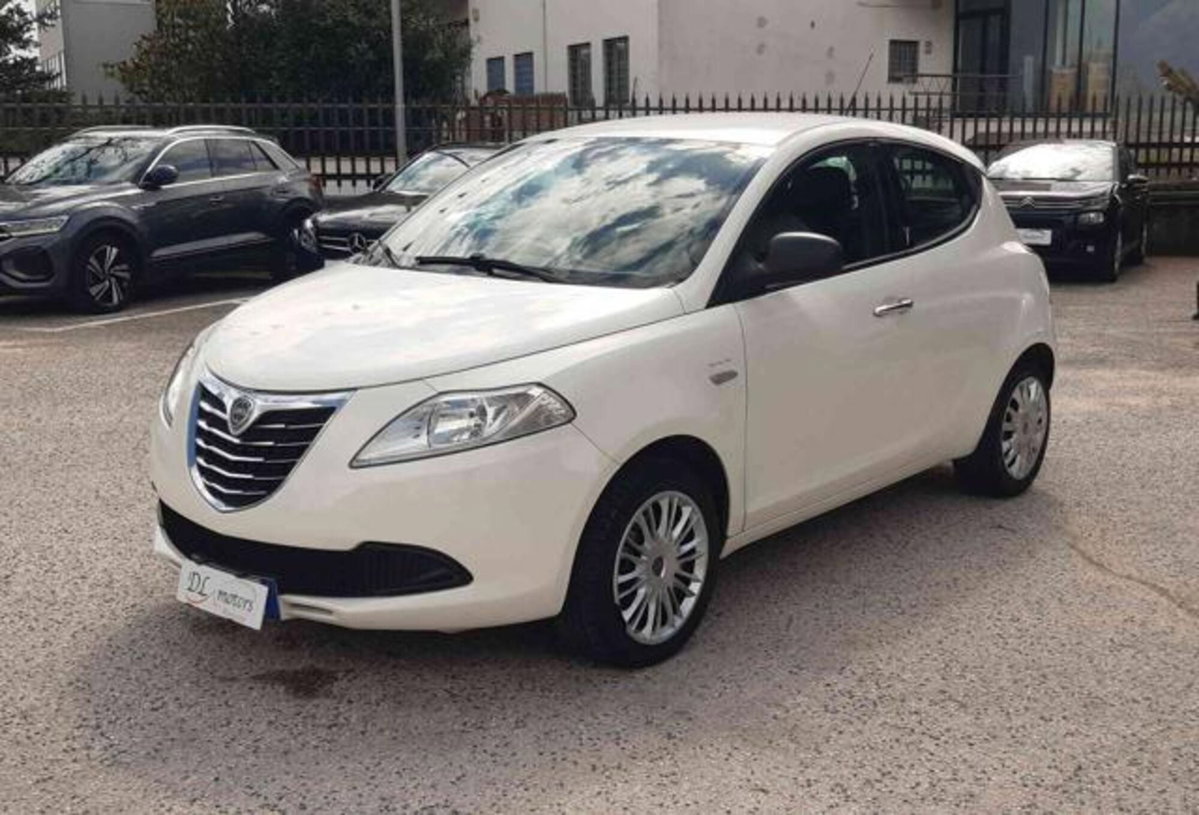 Lancia Ypsilon 1.3 MJT 16V 95 CV 5 porte S&S Silver (14)
