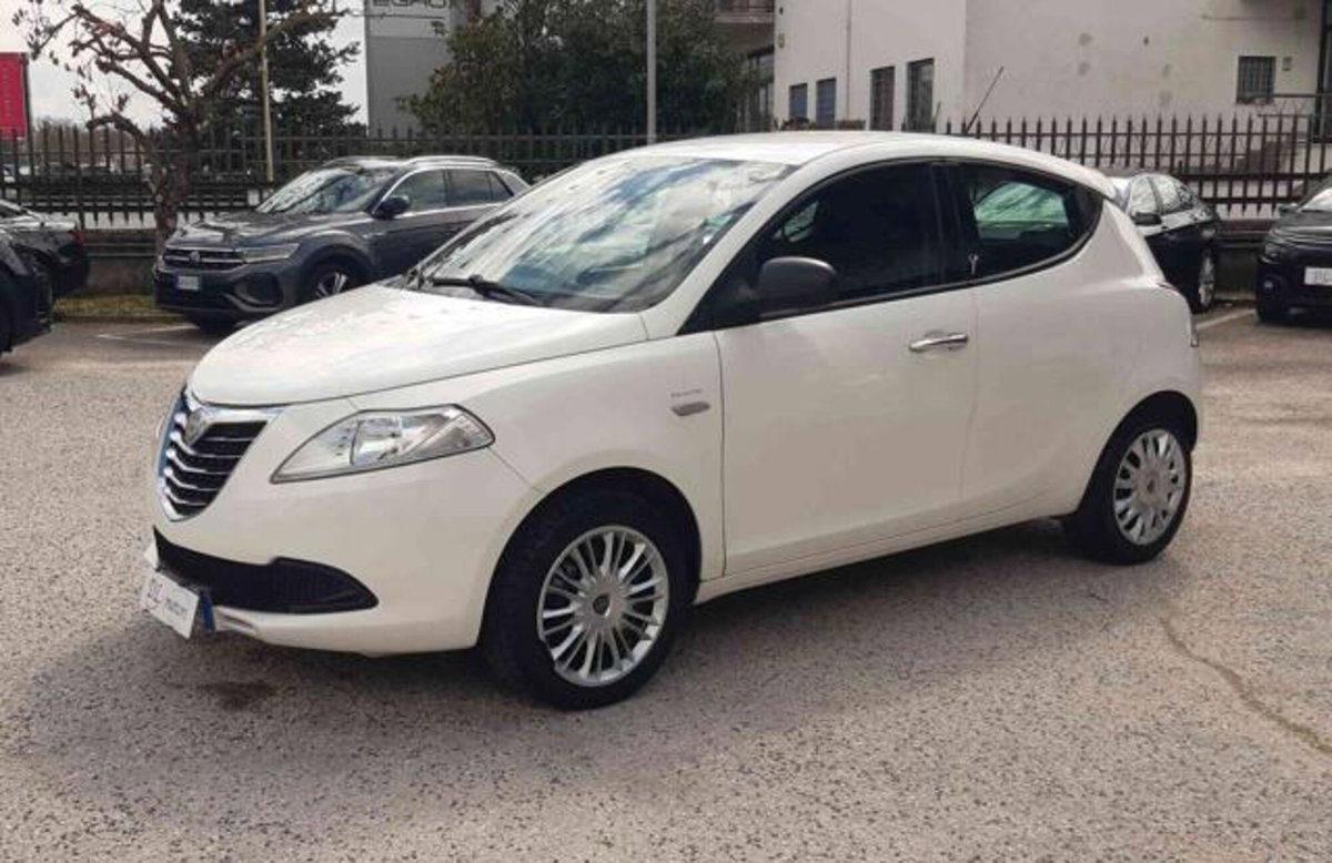 Lancia Ypsilon 1.3 MJT 16V 95 CV 5 porte S&S Silver (15)