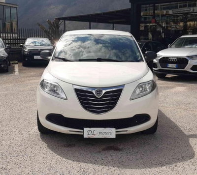 Lancia Ypsilon 1.3 MJT 16V 95 CV 5 porte S&S Silver (2)