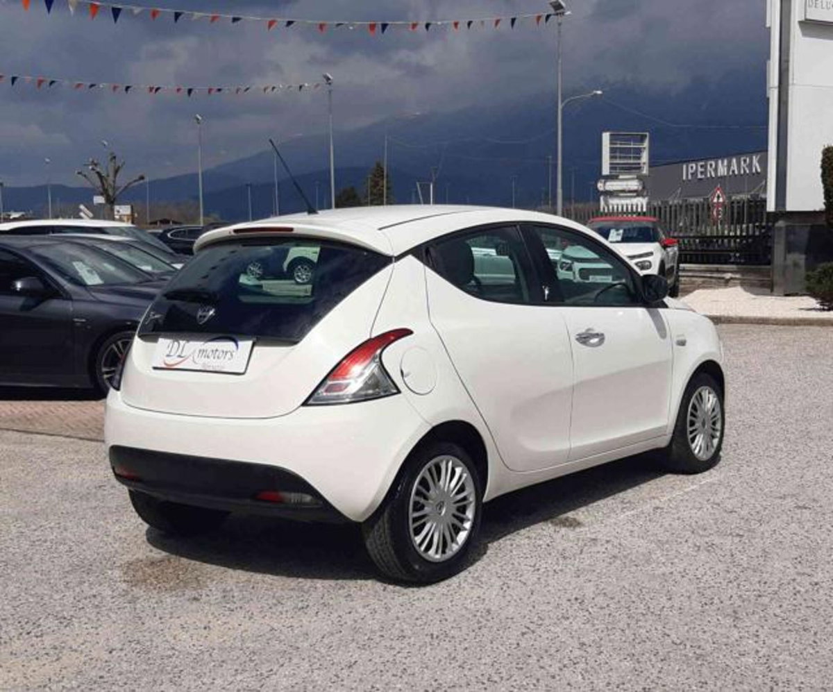 Lancia Ypsilon 1.3 MJT 16V 95 CV 5 porte S&S Silver (7)