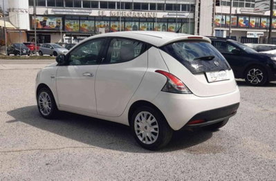Lancia Ypsilon 1.3 MJT 16V 95 CV 5 porte S&S Silver (9)