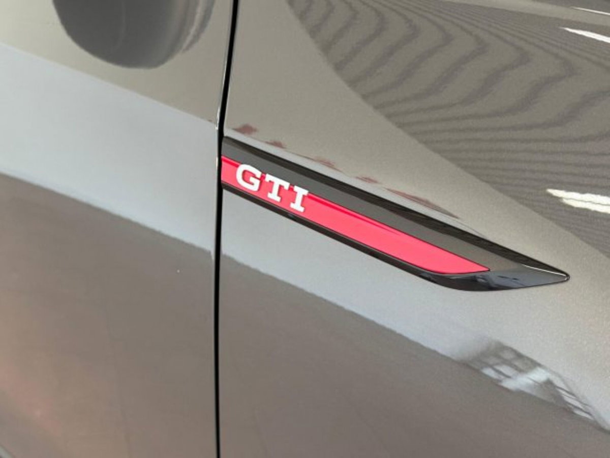 Volkswagen Golf 2.0 tsi GTI MT Ultimate 245cv (18)
