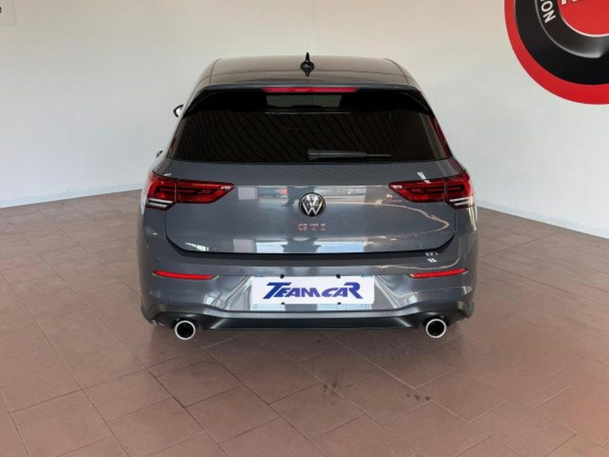 Volkswagen Golf 2.0 tsi GTI MT Ultimate 245cv (4)