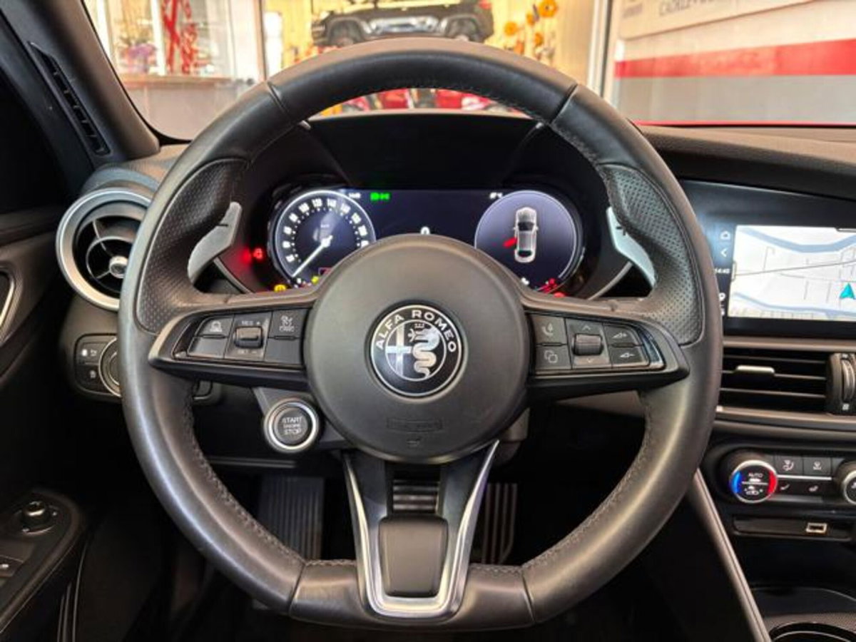 Alfa Romeo Giulia 2.0 Turbo 280 CV AT8 AWD Q4 Veloce (12)