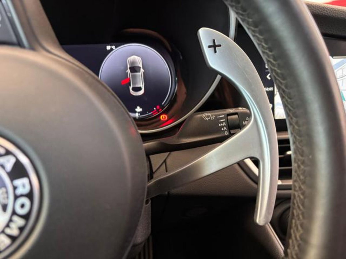 Alfa Romeo Giulia 2.0 Turbo 280 CV AT8 AWD Q4 Veloce (18)
