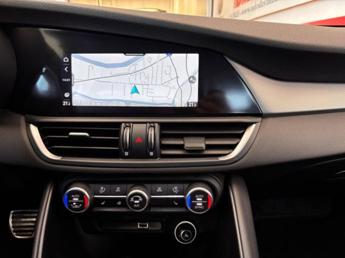 Alfa Romeo Giulia 2.0 Turbo 280 CV AT8 AWD Q4 Veloce (20)