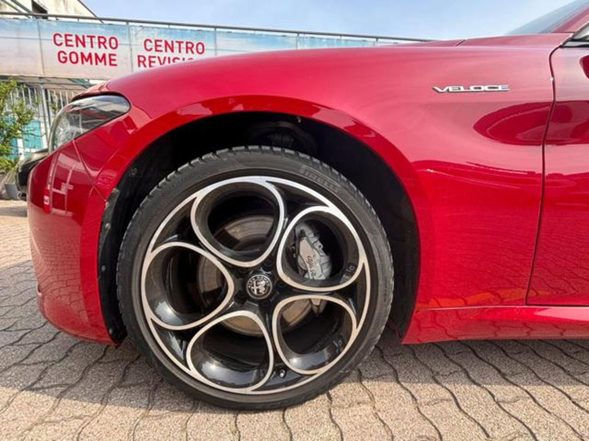 Alfa Romeo Giulia 2.0 Turbo 280 CV AT8 AWD Q4 Veloce (3)