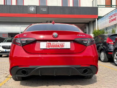 Alfa Romeo Giulia 2.0 Turbo 280 CV AT8 AWD Q4 Veloce (5)