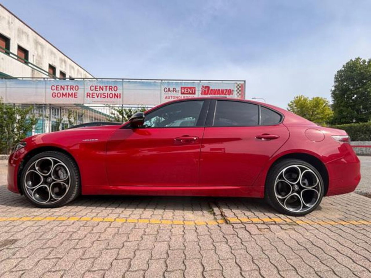 Alfa Romeo Giulia 2.0 Turbo 280 CV AT8 AWD Q4 Veloce (7)