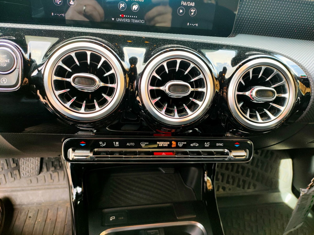 Mercedes-Benz Classe A 200 Sport (14)