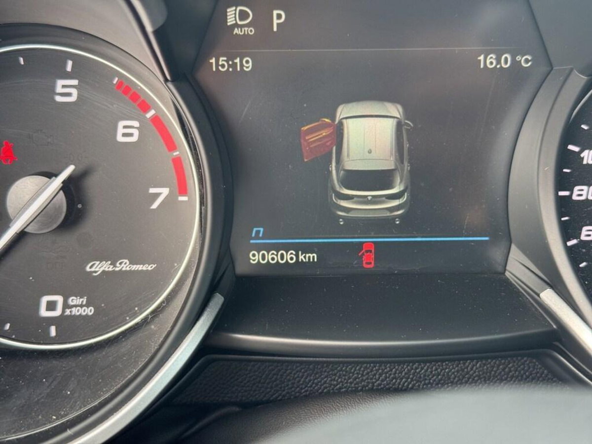 Alfa Romeo Stelvio Stelvio 2.0 Turbo 280 CV AT8 Q4 Ti (9)