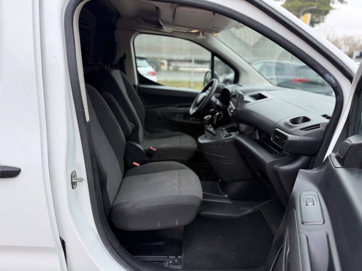 Citroen Berlingo Furgone BlueHDi 100 Van M Club (14)