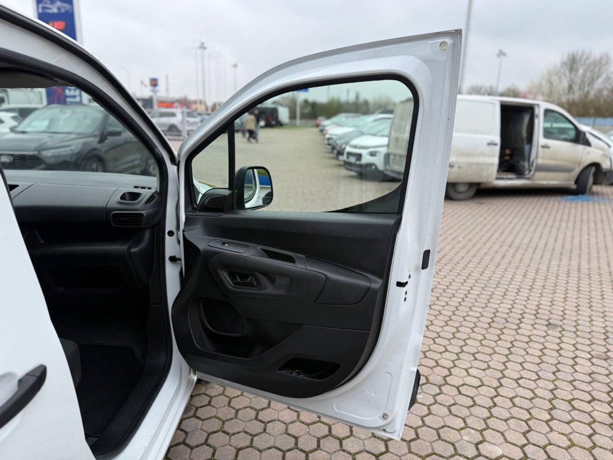 Citroen Berlingo Furgone BlueHDi 100 Van M Club (17)