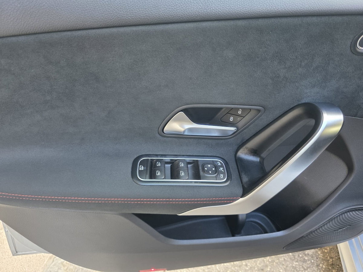 Mercedes-Benz Classe A 180 d Automatic Premium (20)