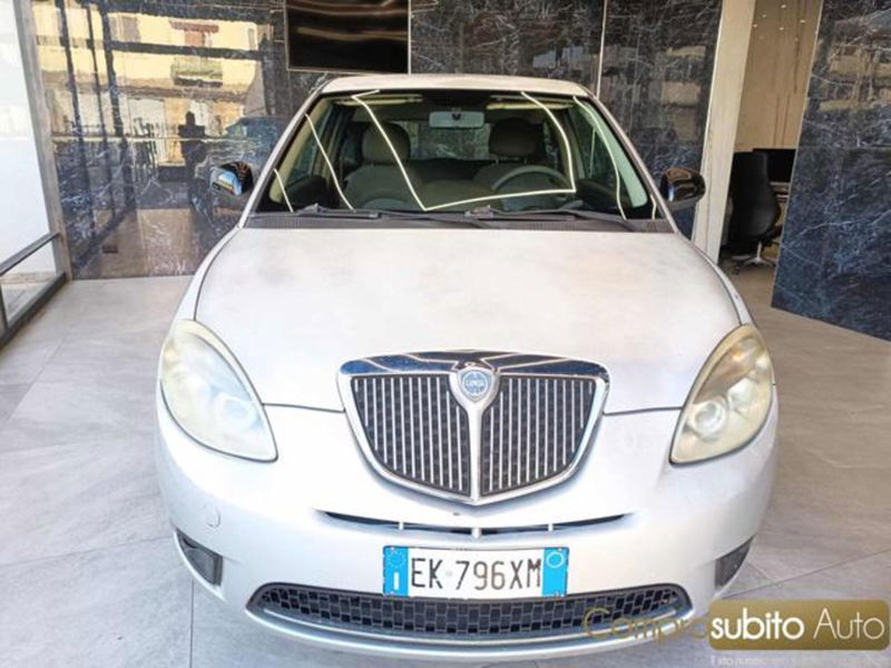 Lancia Ypsilon 1.2 69 CV Unyca