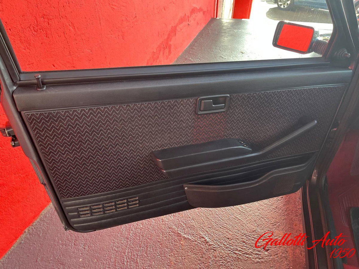 Fiat Uno turbo i.e. 3 porte Antiskid (16)