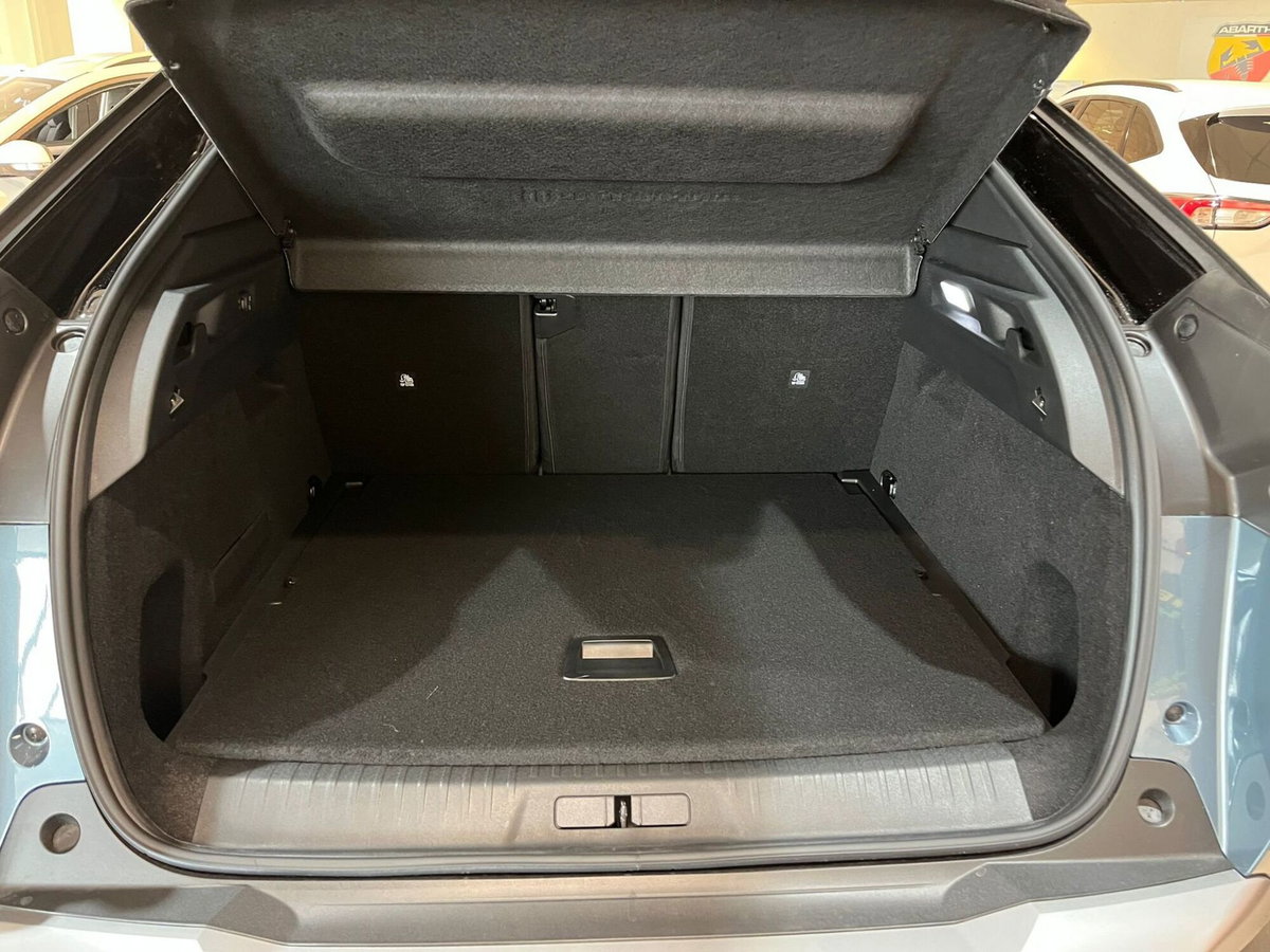 Peugeot 3008 1.2 hybrid GT Exclusive 145cv e-dcs6 (13)