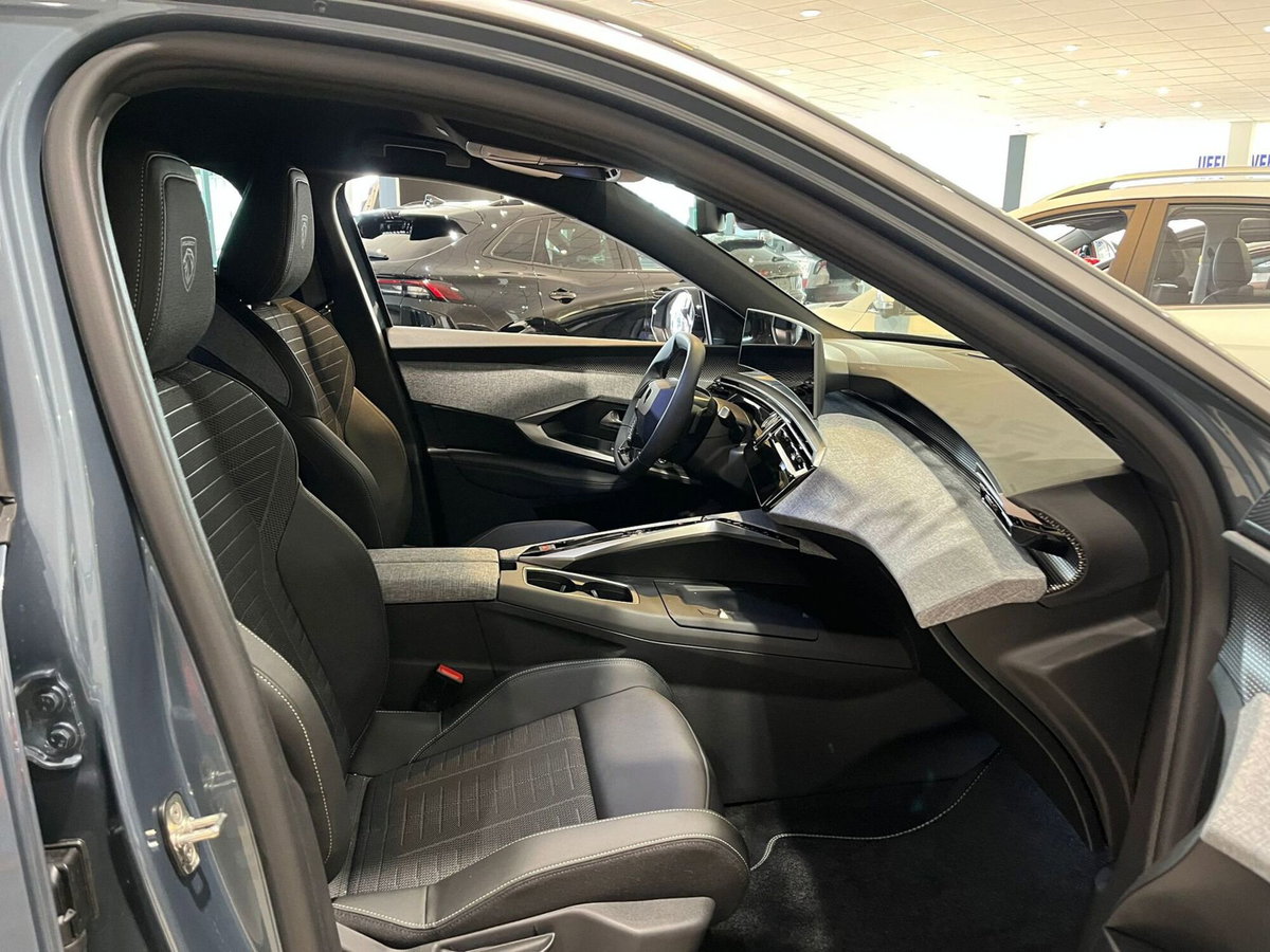Peugeot 3008 1.2 hybrid GT Exclusive 145cv e-dcs6 (15)