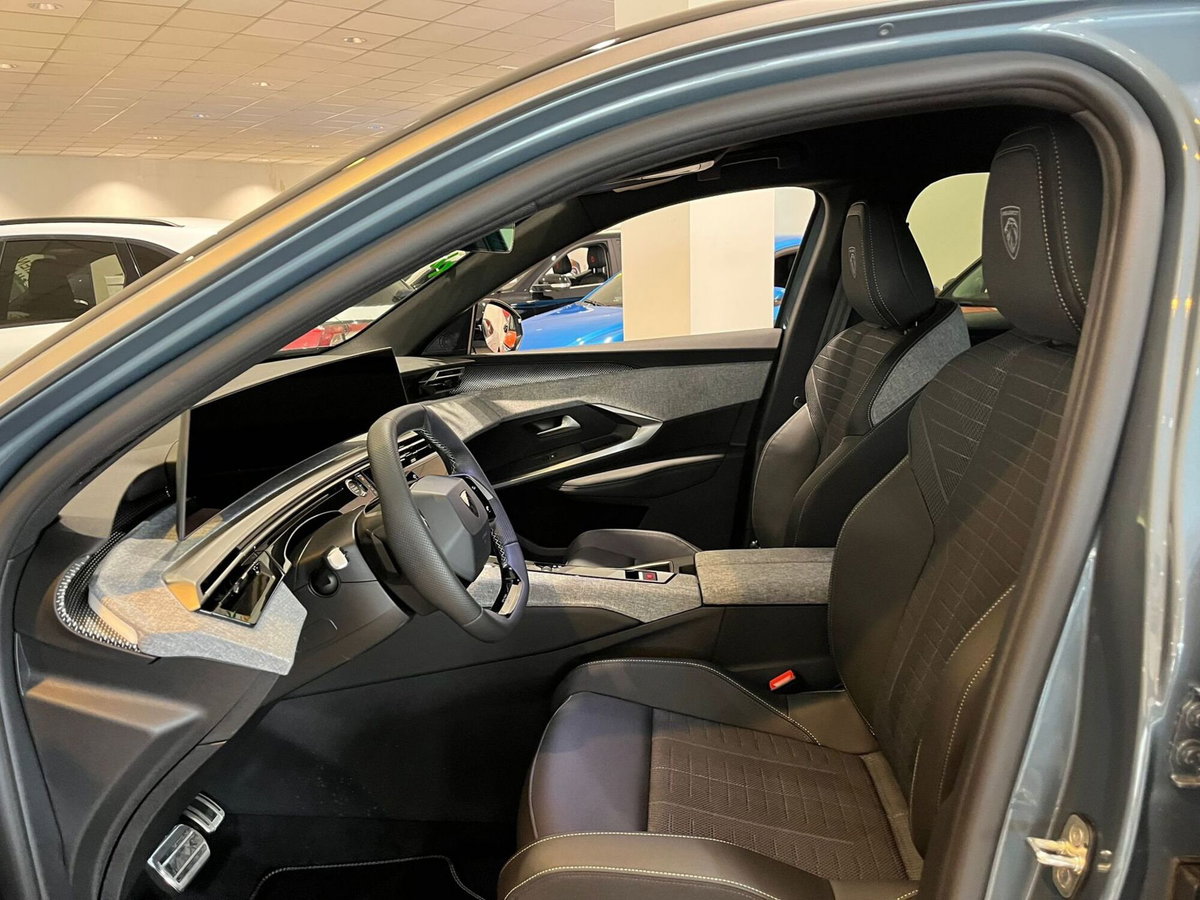 Peugeot 3008 1.2 hybrid GT Exclusive 145cv e-dcs6 (16)