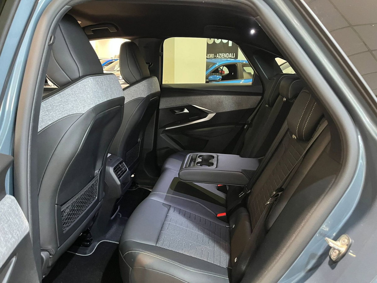 Peugeot 3008 1.2 hybrid GT Exclusive 145cv e-dcs6 (17)