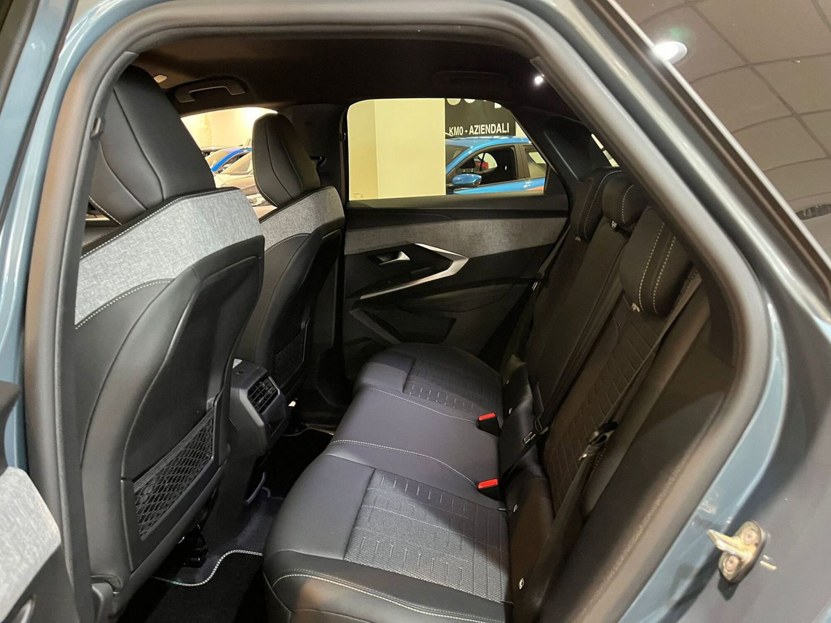Peugeot 3008 1.2 hybrid GT Exclusive 145cv e-dcs6 (19)
