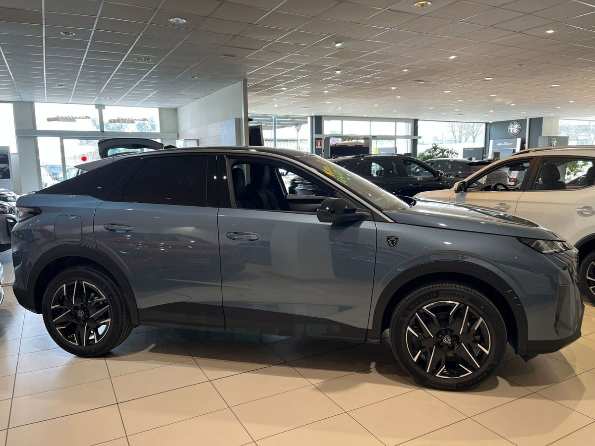 Peugeot 3008 1.2 hybrid GT Exclusive 145cv e-dcs6 (5)