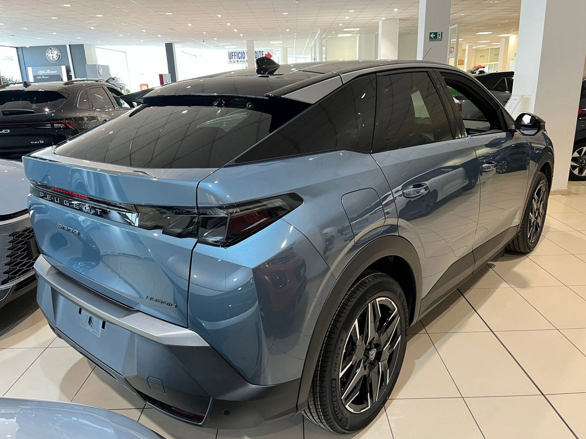Peugeot 3008 1.2 hybrid GT Exclusive 145cv e-dcs6 (7)