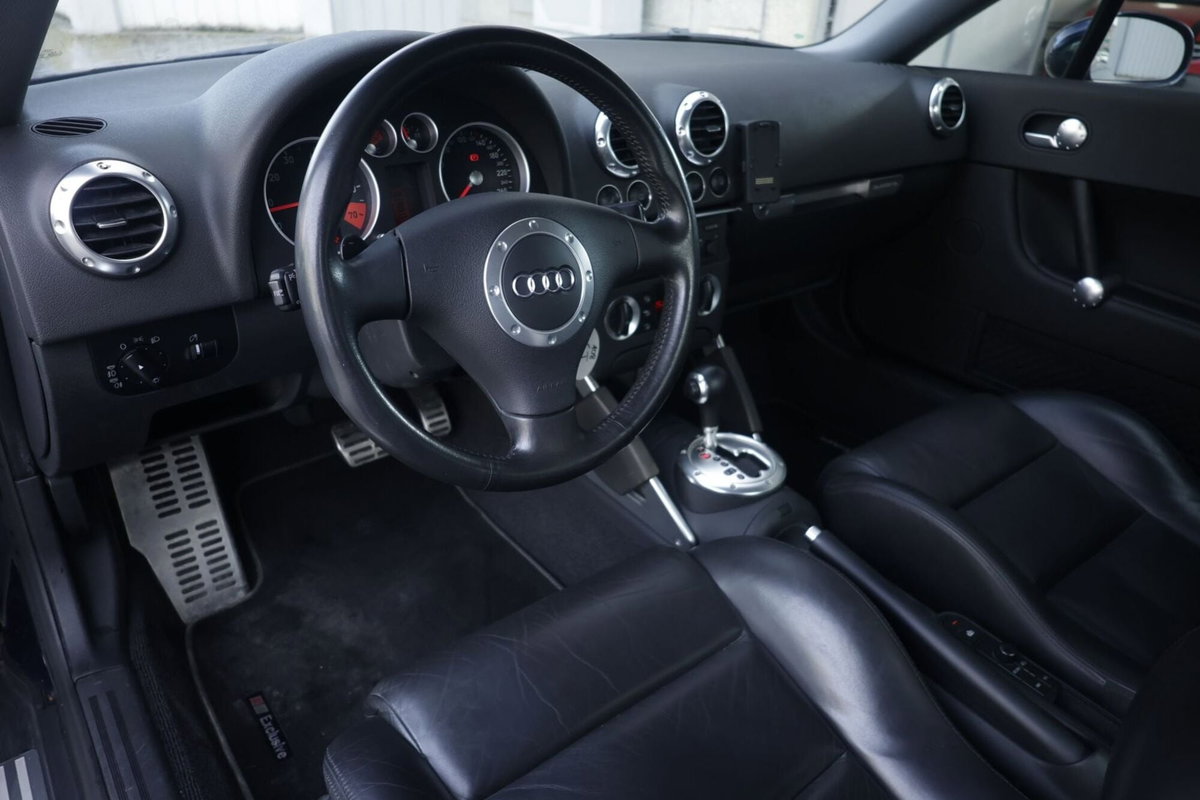 Audi TT Coupé 3.2 V6 quattro (12)