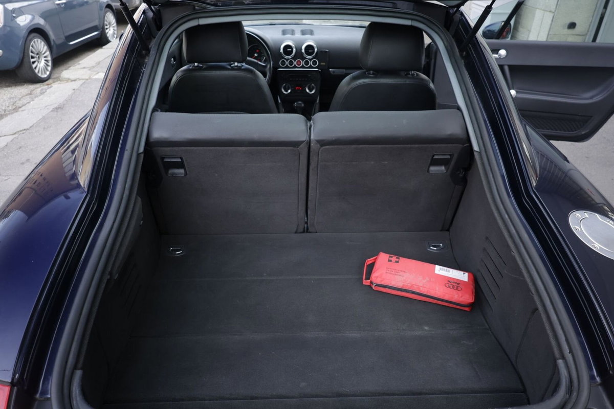 Audi TT Coupé 3.2 V6 quattro (18)