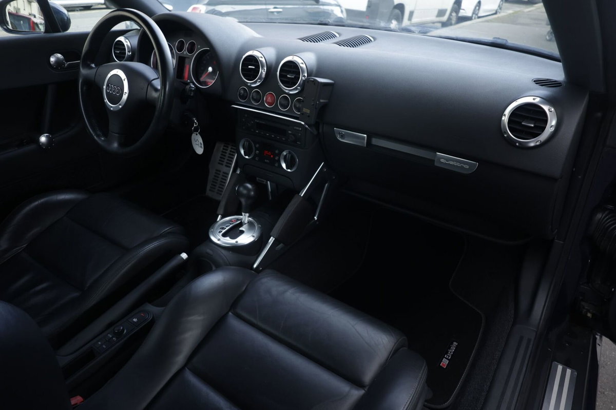 Audi TT Coupé 3.2 V6 quattro (2)