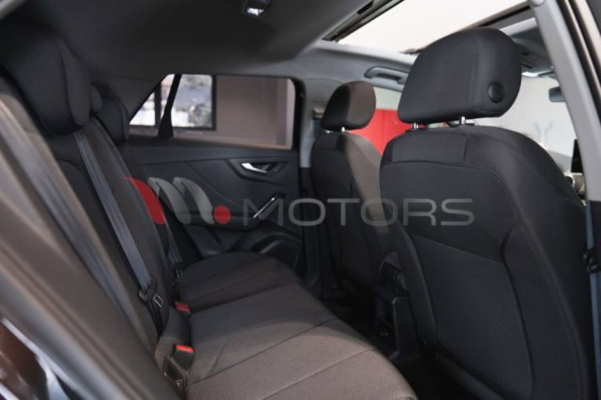 Audi Q2 30 2.0 tdi Identity Black (10)