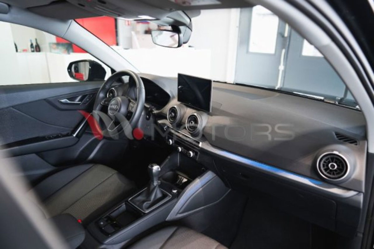 Audi Q2 30 2.0 tdi Identity Black (11)
