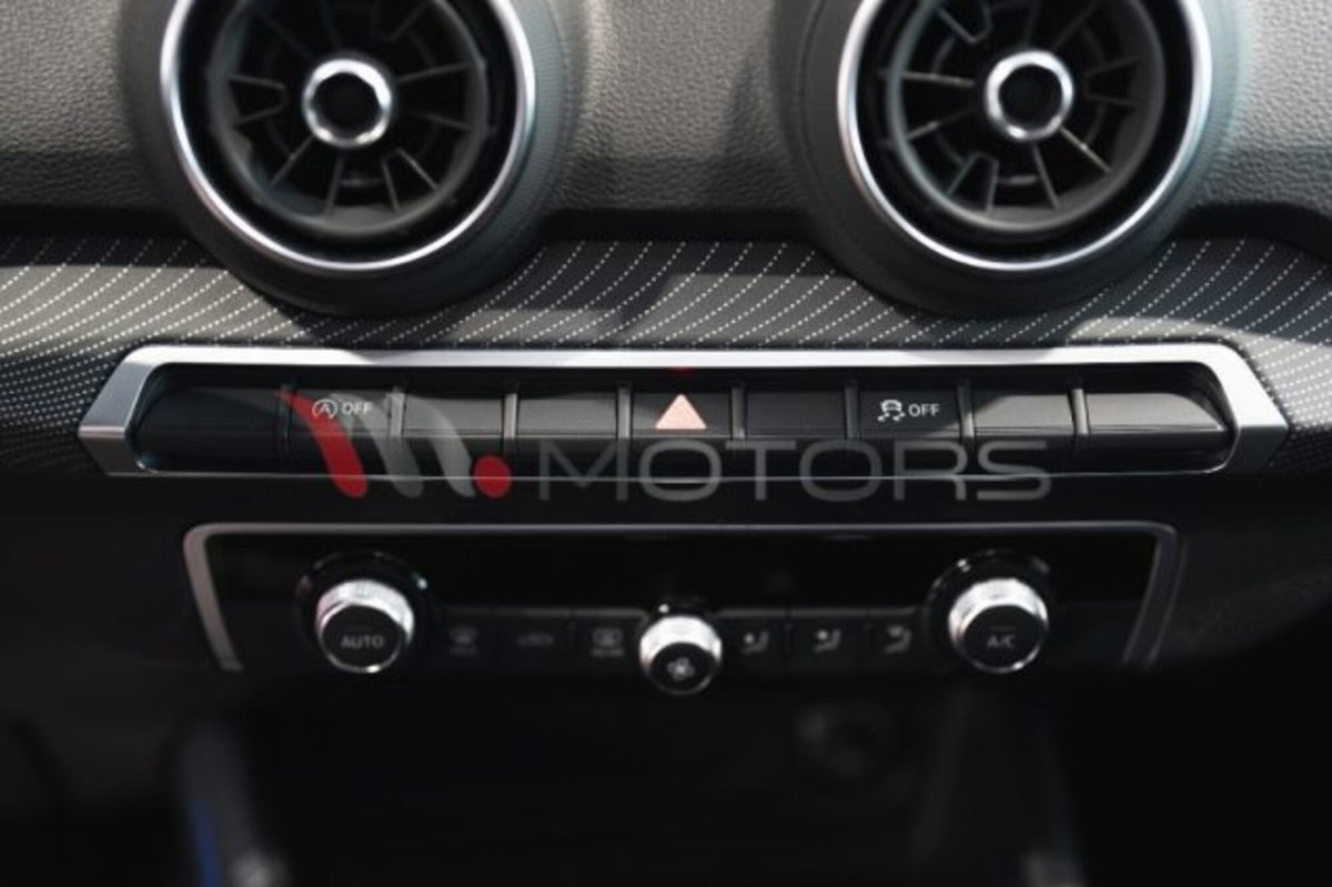 Audi Q2 30 2.0 tdi Identity Black (14)