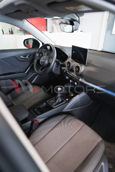 Audi Q2 30 2.0 tdi Identity Black (18)