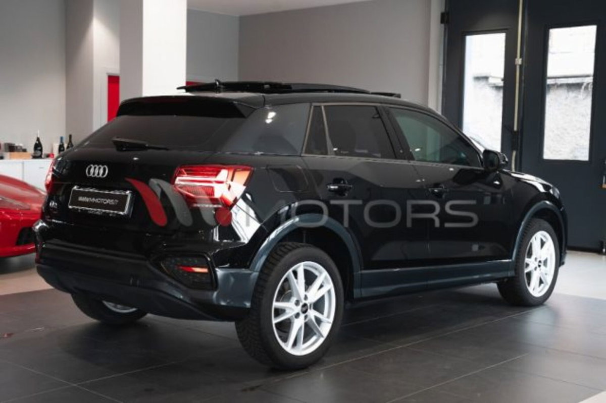 Audi Q2 30 2.0 tdi Identity Black (4)