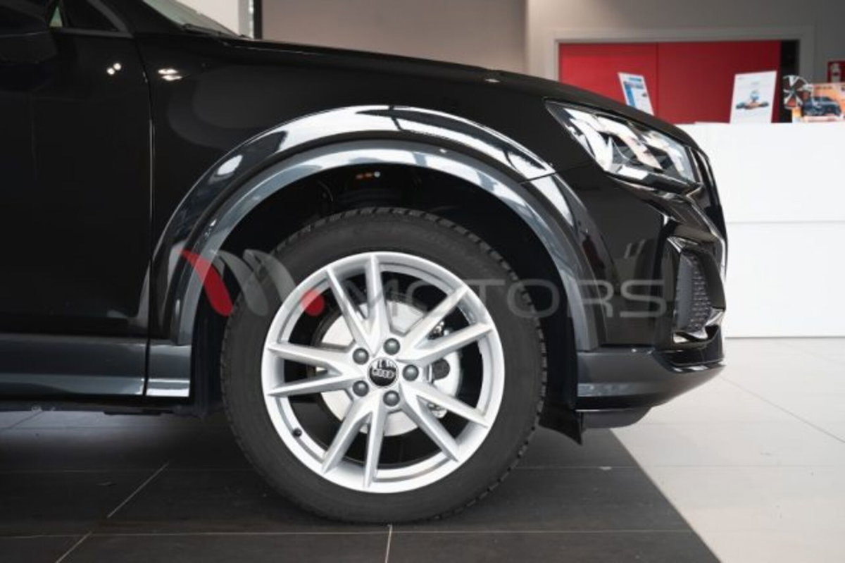 Audi Q2 30 2.0 tdi Identity Black (7)