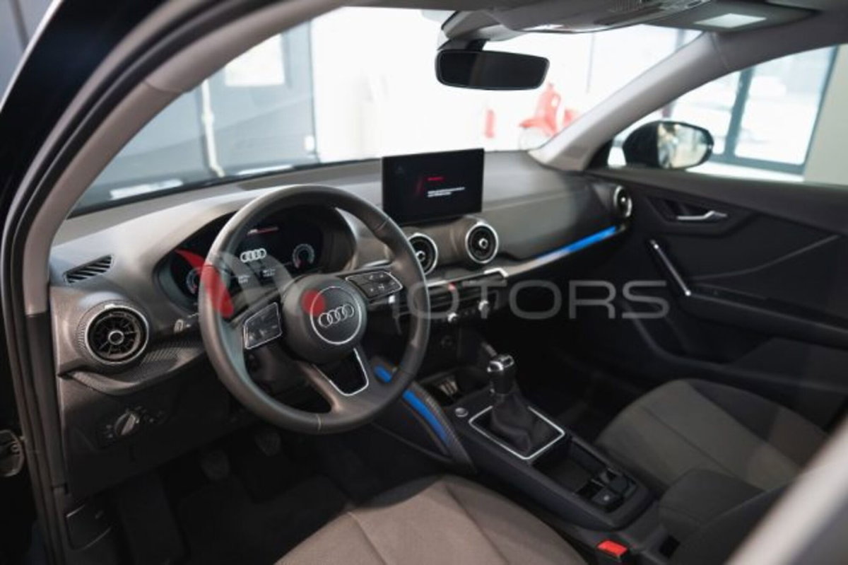 Audi Q2 30 2.0 tdi Identity Black (8)