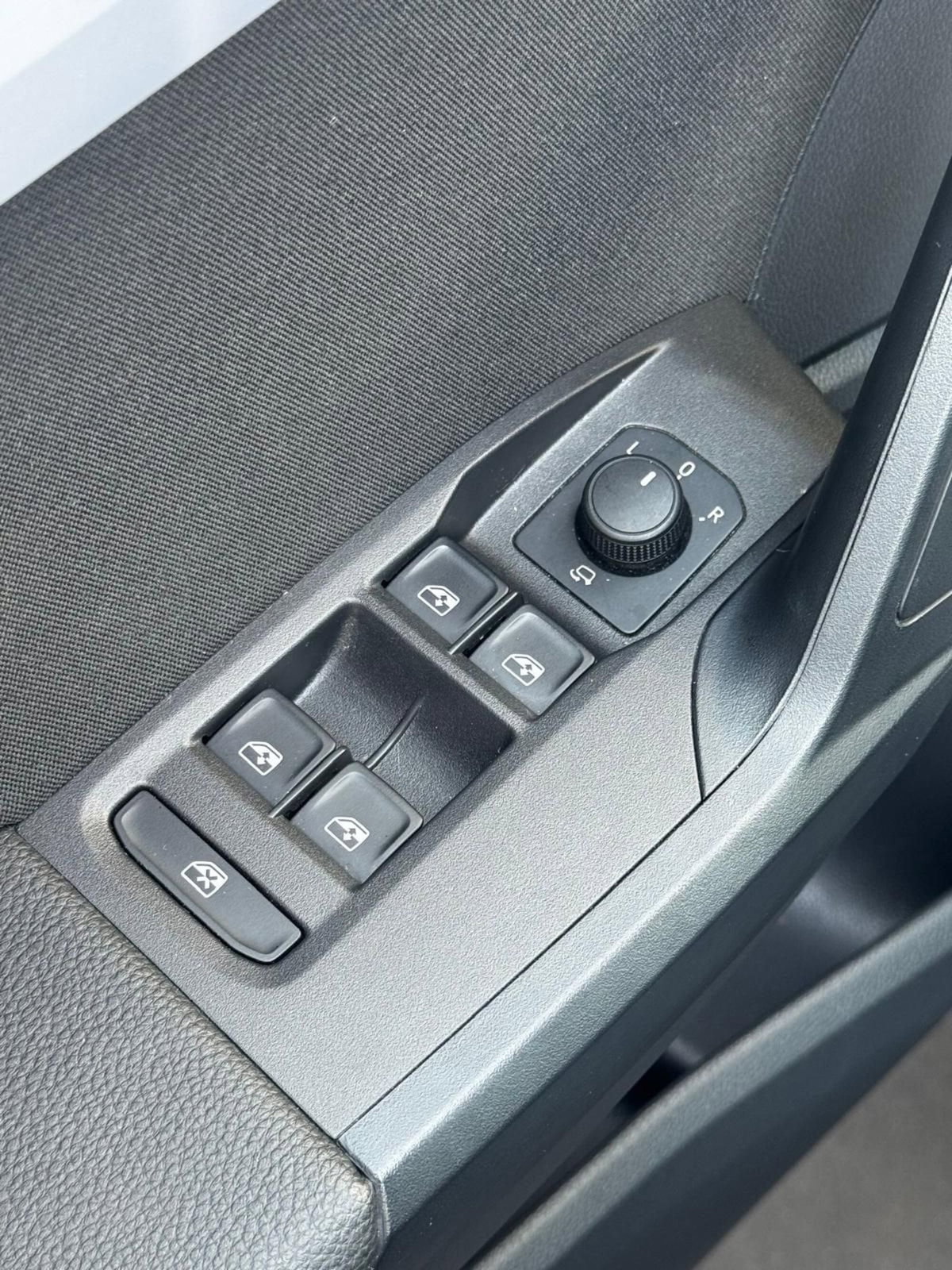 SEAT Ibiza 1.0 ecotsi FR 95cv (12)