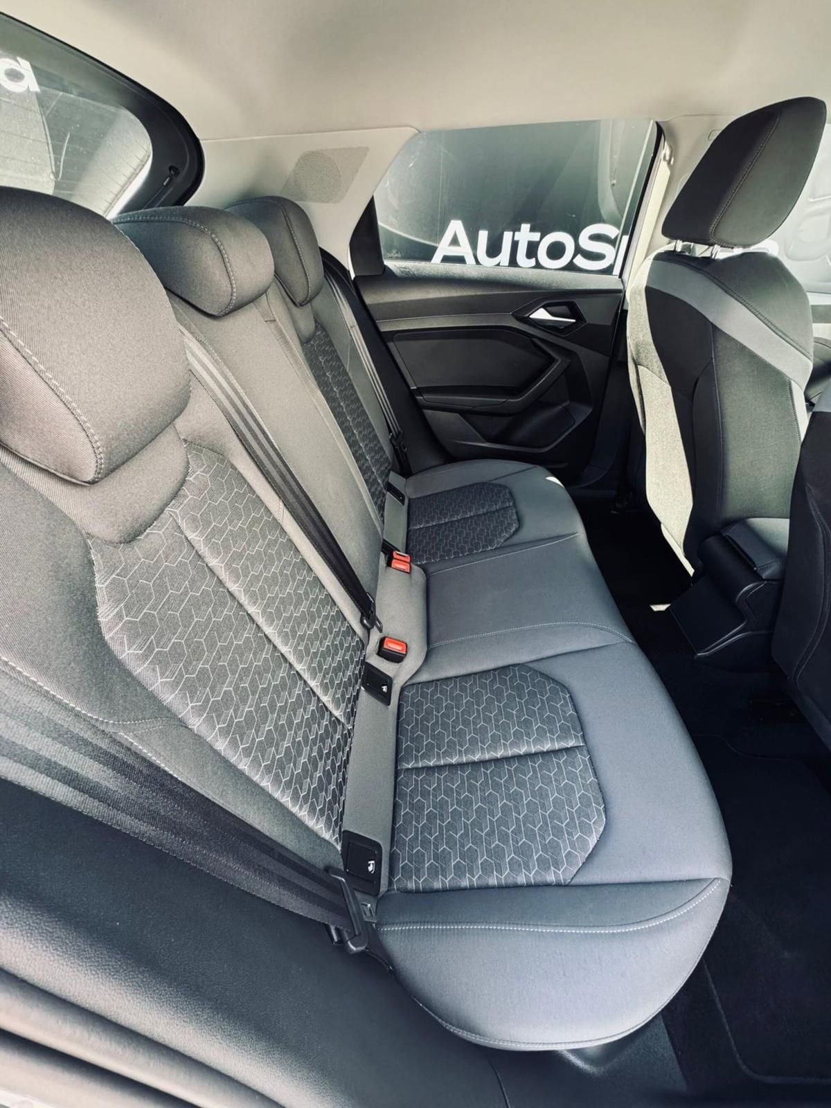 Audi A1 Sportback 30 TFSI Identity Black (13)