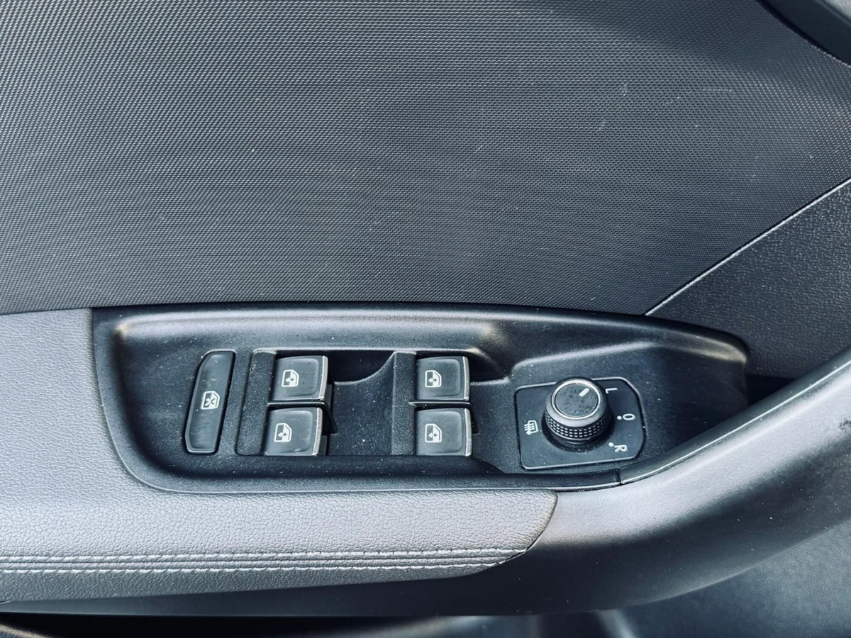 Audi A1 Sportback 30 TFSI Identity Black (14)