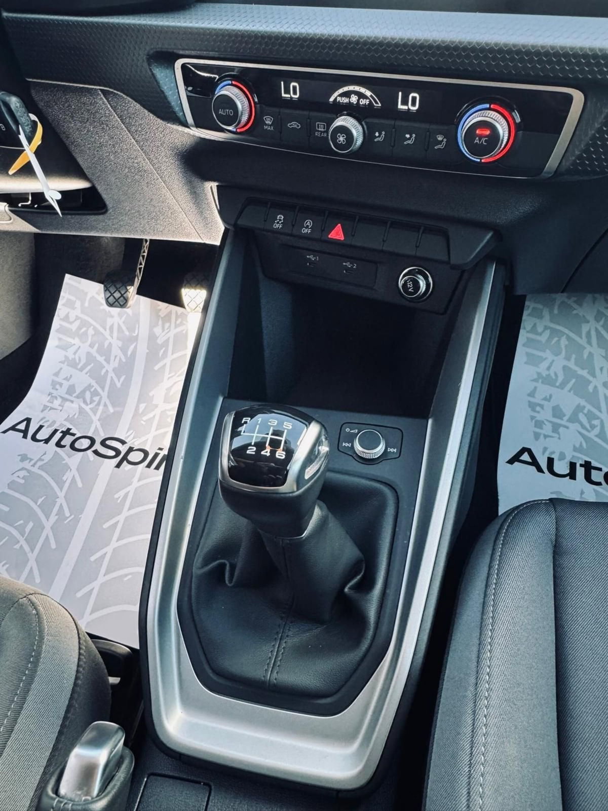 Audi A1 Sportback 30 TFSI Identity Black (18)